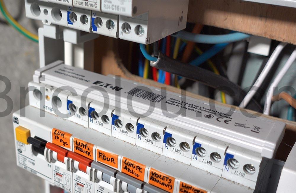 Eaton Barrette pontage disjoncteur horizontale 63A Z SV 161PN F9 monophase Eaton Barrette pontage disjoncteur horizontale 63A Z-SV-161P+N-F9 monophasé