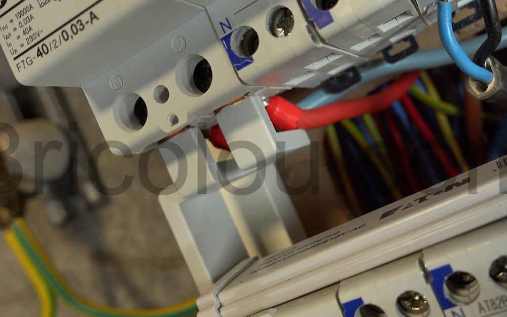 Eaton RVF BB V 161PN Barrette de pontage disjoncteur tableau electrique verticale 80 A bornier Eaton RVF- BB-V-161P+N Barrette de pontage disjoncteur tableau électrique verticale 80 A bornier