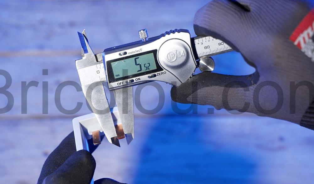 Eaton RVF BB V 161PN Barrette de pontage disjoncteur tableau electrique verticale 80 A broche Eaton RVF- BB-V-161P+N Barrette de pontage disjoncteur tableau électrique verticale 80 A broche