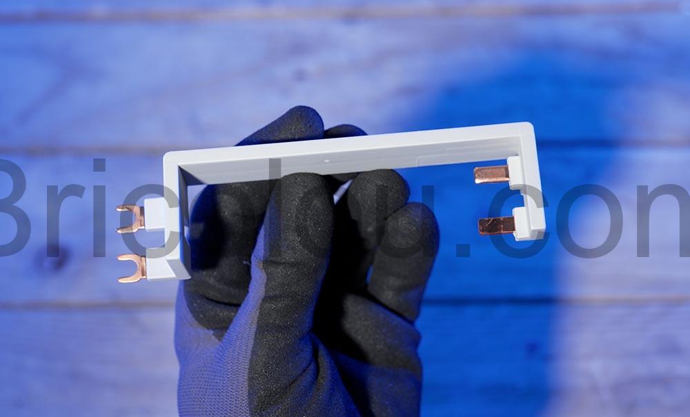 Eaton RVF BB V 161PN Barrette de pontage disjoncteur tableau electrique verticale 80 A connecteur Eaton RVF- BB-V-161P+N Barrette de pontage disjoncteur tableau électrique verticale 80 A connecteur