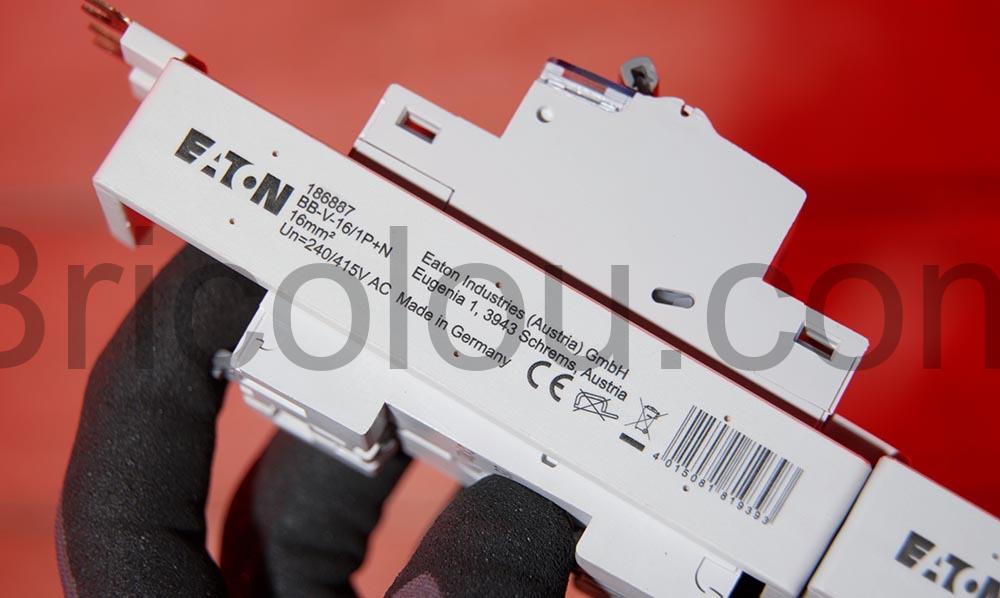 Eaton RVF BB V 161PN Barrette de pontage disjoncteur tableau electrique verticale 80 A marquage Eaton RVF- BB-V-161P+N Barrette de pontage disjoncteur tableau électrique verticale 80 A marquage