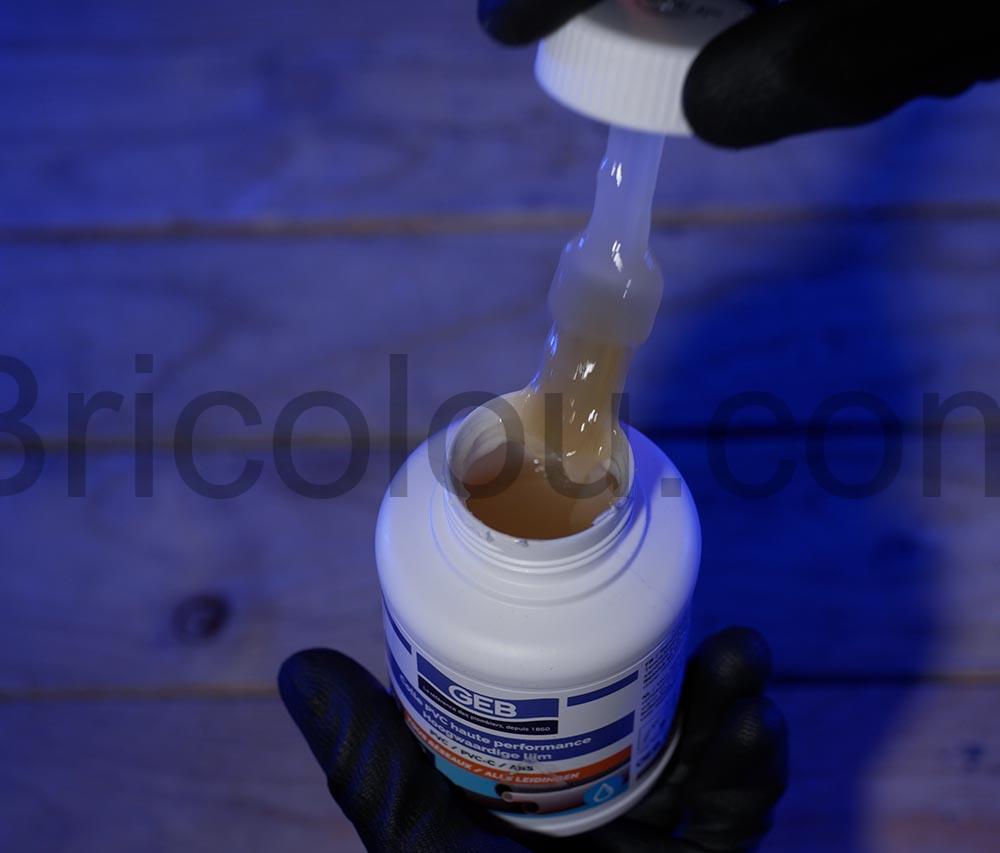 Comment coller tubes PVC devacuation WC GEB coulant Comment coller tubes PVC d'evacuation WC GEB coulant
