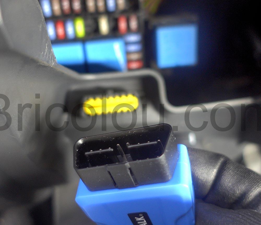 Dongle OBD2 Auto Diagnostic Scanner Bluetooth Moniteur de Performance du Vehicule UWALK prise Dongle OBD2 Auto Diagnostic Scanner Bluetooth Moniteur de Performance du Véhicule UWALK prise