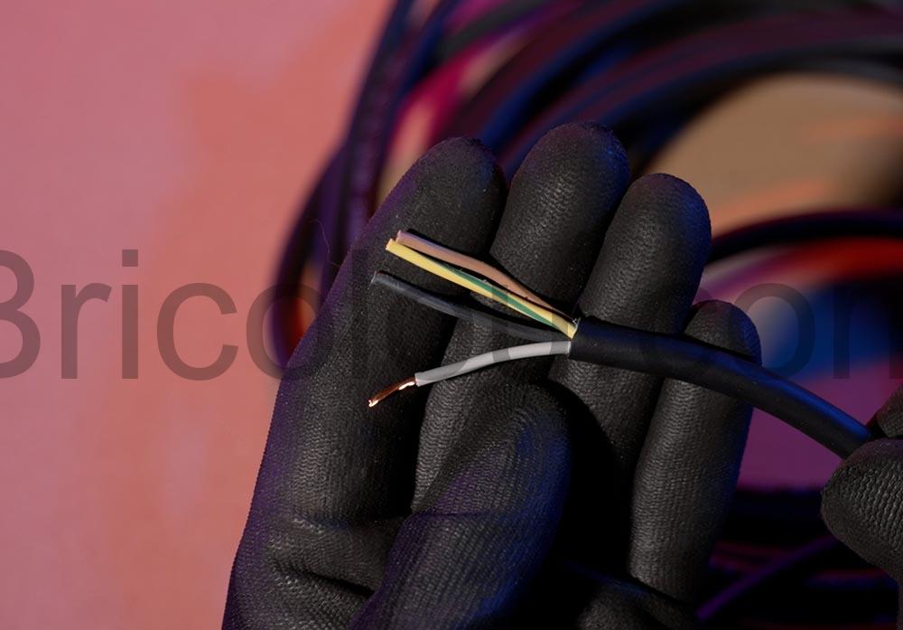 16002583 H05RN 4x075 mm² cable caoutchouc flexible 4G0.75 rallonge VMC double vitesse denude 16002583 H05RN 4x0,75 mm² câble caoutchouc flexible 4G0.75 rallonge VMC double vitesse dénudé