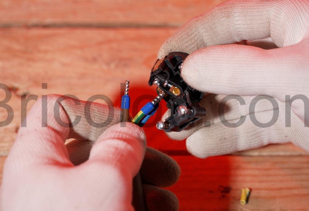 Legrand prise electrique retrait simplifie 16A 050176 branchement Legrand prise electrique retrait simplifié 16A 050176 branchement