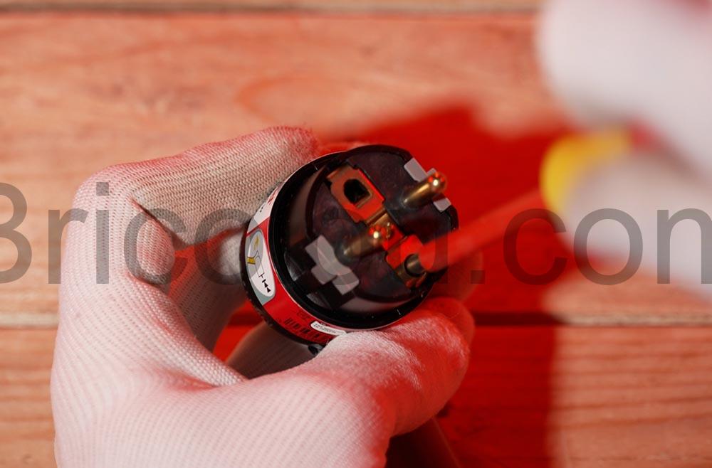 Legrand prise electrique retrait simplifie 16A 050176 demontage Legrand prise electrique retrait simplifié 16A 050176 démontage