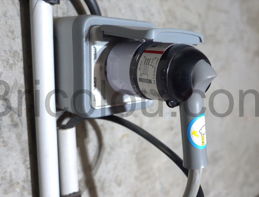 Legrand prise electrique retrait simplifie 16A 050176 murale Legrand prise electrique retrait simplifié 16A 050176 murale