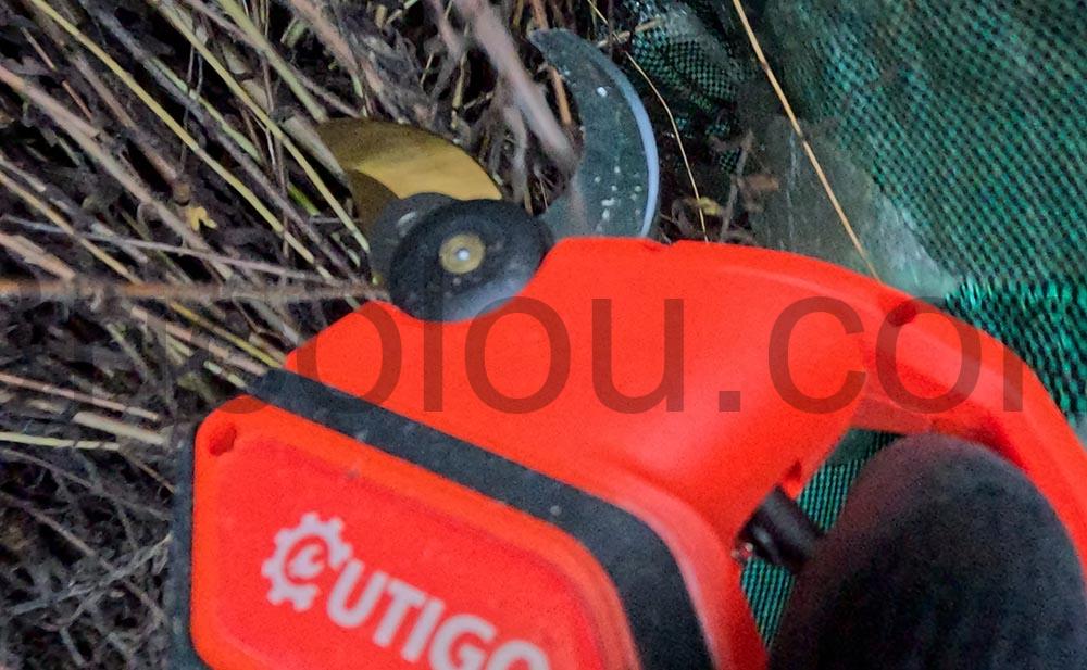 OUTIGO Secateur Electrique Sans fil YL 42 KF2 arbre OUTIGO Sécateur Électrique Sans fil YL-42 KF2 arbre