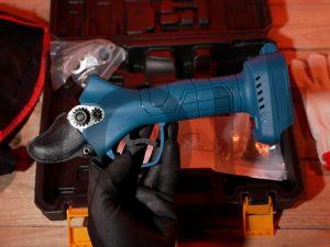 VKE Secateur electrique Sans Fil 4 Niveaux de coupe batterie compatible Makita protecge lame VKE Secateur électrique Sans Fil 4 Niveaux de coupe batterie compatible Makita protecge lame