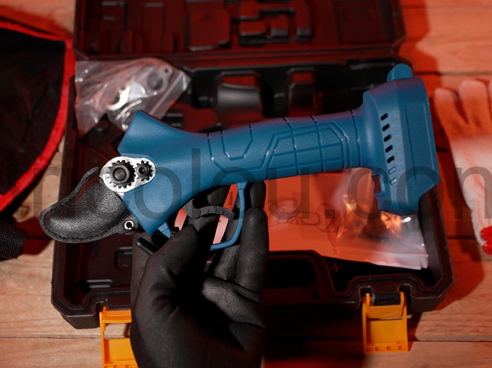 VKE Secateur electrique Sans Fil 4 Niveaux de coupe batterie compatible Makita protecge lame VKE Secateur électrique Sans Fil 4 Niveaux de coupe batterie compatible Makita protecge lame