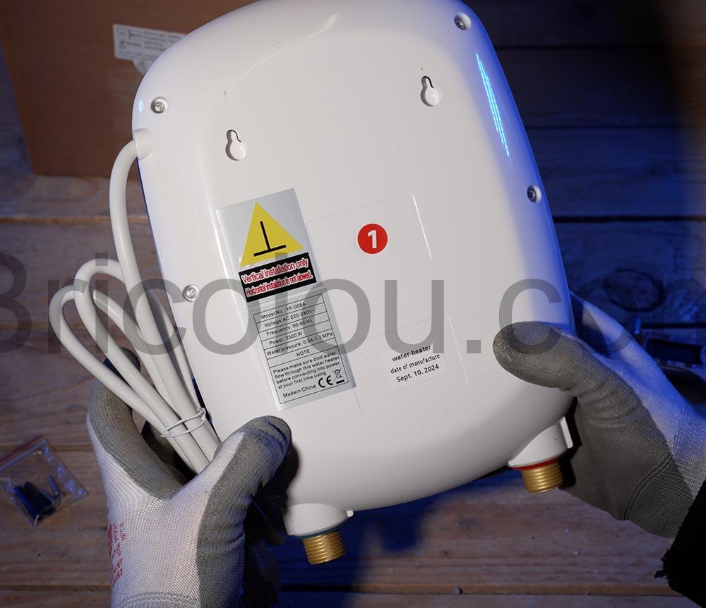 Chauffe eau electrique instantane 3500W dos Chauffe eau électrique instantané 3500W dos