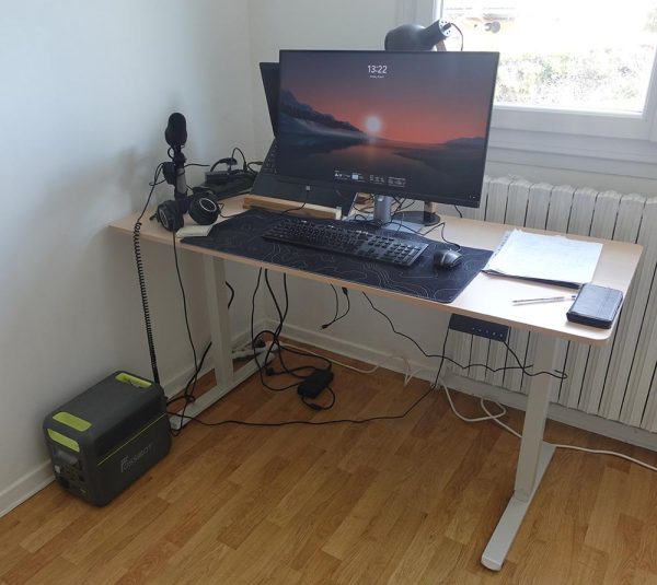 Bureau HOMAVO électrique table motorisé hauteur ordinateur