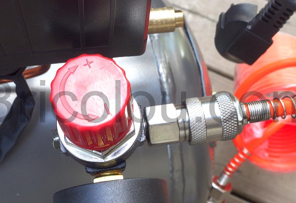 Compresseur air Hychika 880W 24L test pression Compresseur air Hychika 880W-24L test pression