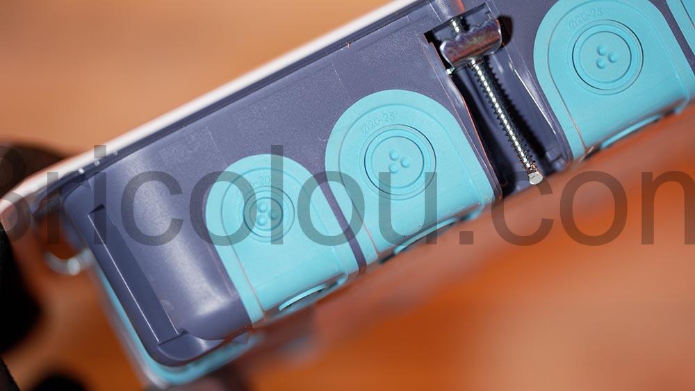 DEBFLEX Boite de derivation etanche Encastree Stop Air 170 x 110 x 40 caoutchouc DEBFLEX Boite de derivation etanche Encastree Stop Air 170 x 110 x 40 caoutchouc