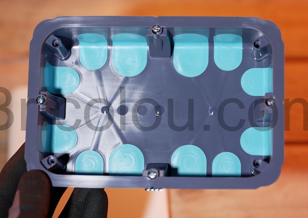 DEBFLEX Boite de derivation etanche Encastree Stop Air 170 x 110 x 40 dessus DEBFLEX Boite de derivation etanche Encastree Stop Air 170 x 110 x 40 dessus