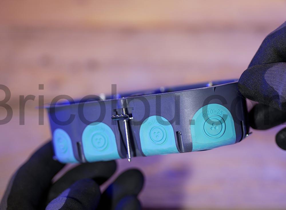 Debflex Boite derivation electrique 2 Postes Multimateriaux Stop Air Diametre 67mm x 40mm Entraxe 71mm prepercage Debflex Boite dérivation électrique 2 Postes Multimatériaux Stop Air Diamètre 67mm x 40mm Entraxe 71mm préperçage