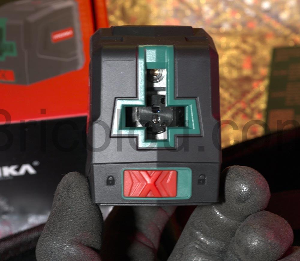 HYCHIKA Niveau Laser croix Vert Autonivelant PT0204B devant HYCHIKA Niveau Laser croix Vert Autonivelant PT0204B devant