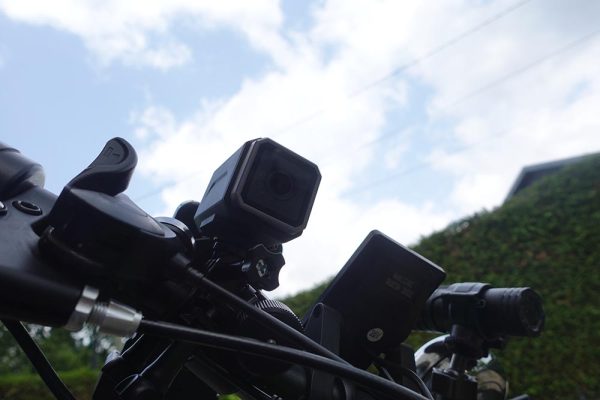 UYIKOO Mini Caméra d'action 4K WiFi Camera Moto Vélo Dashcam compare
