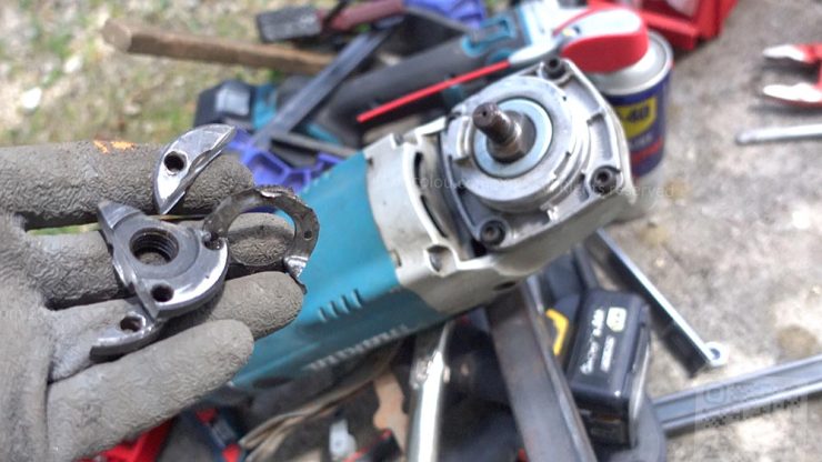 Dépannage Makita meuleuse avec écrou bloqué thumb