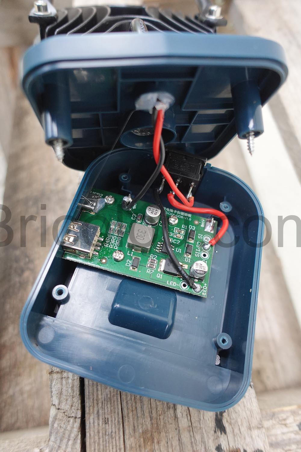 Lampe de travail phare LED sans fil pour Bosch 18V 42W sortie USB SKYWORLD electronique Lampe de travail phare LED sans fil pour Bosch 18V 42W sortie USB SKYWORLD électronique