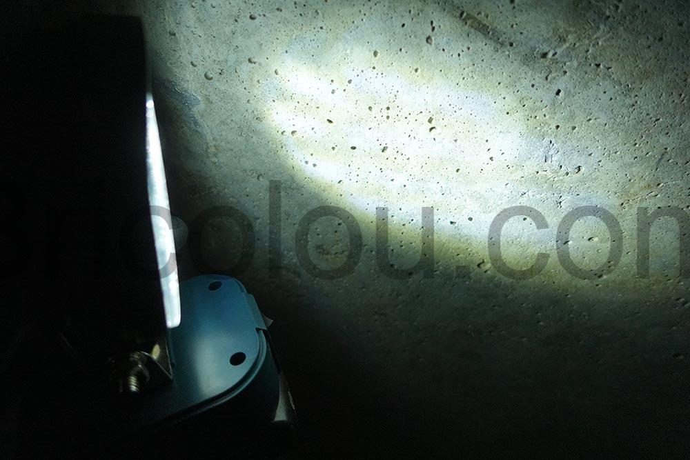 Lampe de travail phare LED sans fil pour Bosch 18V 42W sortie USB SKYWORLD jaune Lampe de travail phare LED sans fil pour Bosch 18V 42W sortie USB SKYWORLD jaune