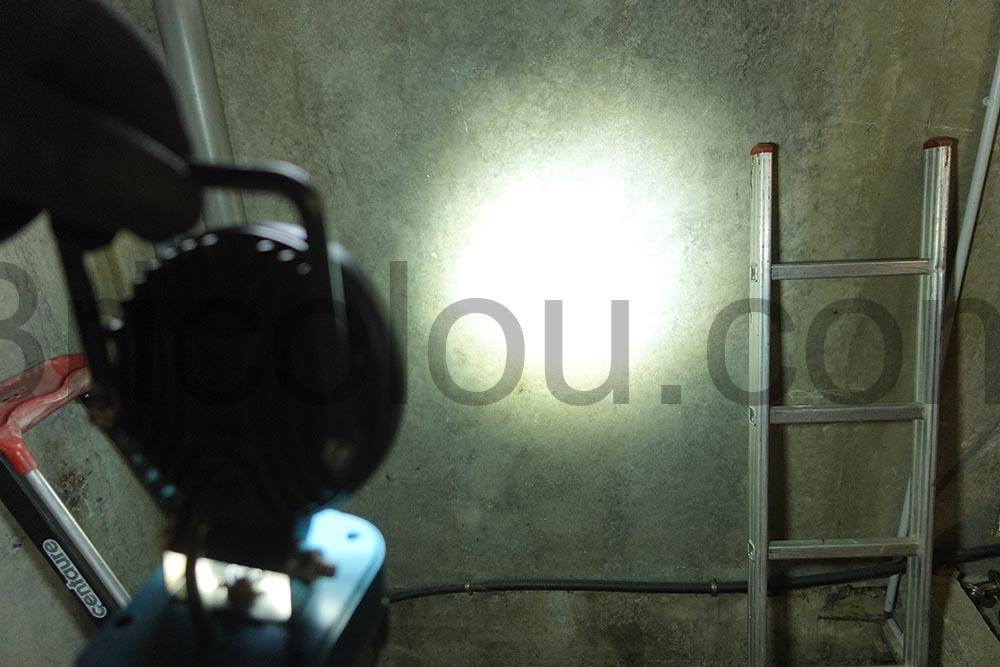 Lampe de travail phare LED sans fil pour Bosch 18V 42W sortie USB SKYWORLD spot Lampe de travail phare LED sans fil pour Bosch 18V 42W sortie USB SKYWORLD spot