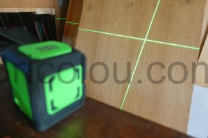 Niveau Laser vert Autonivelant Croisé avec Trépied Autonivelant Croisé Rechargeable Lytool bois