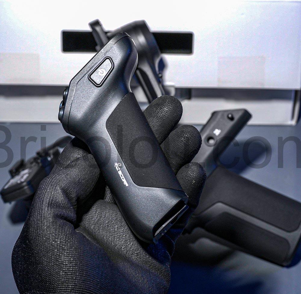 SCORP Mini 3 Pro Stabilisateur Gimbal camera et smartphone FeiyuTech.poignee SCORP Mini-3-Pro Stabilisateur Gimbal caméra et smartphone FeiyuTech.poignée