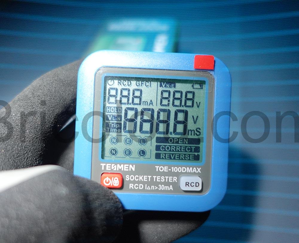 Testeur de prise electrique TOE 100DMAX TESMEN ecran Testeur de prise électrique TOE-100DMAX TESMEN écran