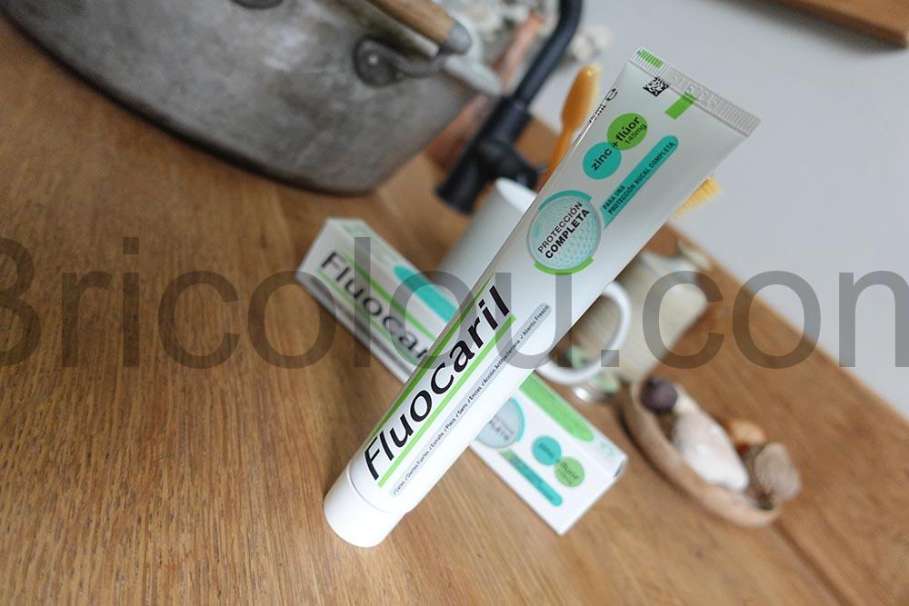 Dentifrice Anti Caries Protection Complete 145mg Gout Menthe Fluocaril vertical Dentifrice Anti-Caries Protection Complète 145mg Goût Menthe Fluocaril vertical