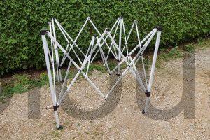 Tonnelle Pliante tente 2x2 Gris TRIUMPHKEY demi replié