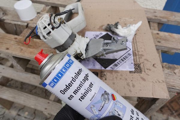bombe nettoyant dégraissant WEICON moteur