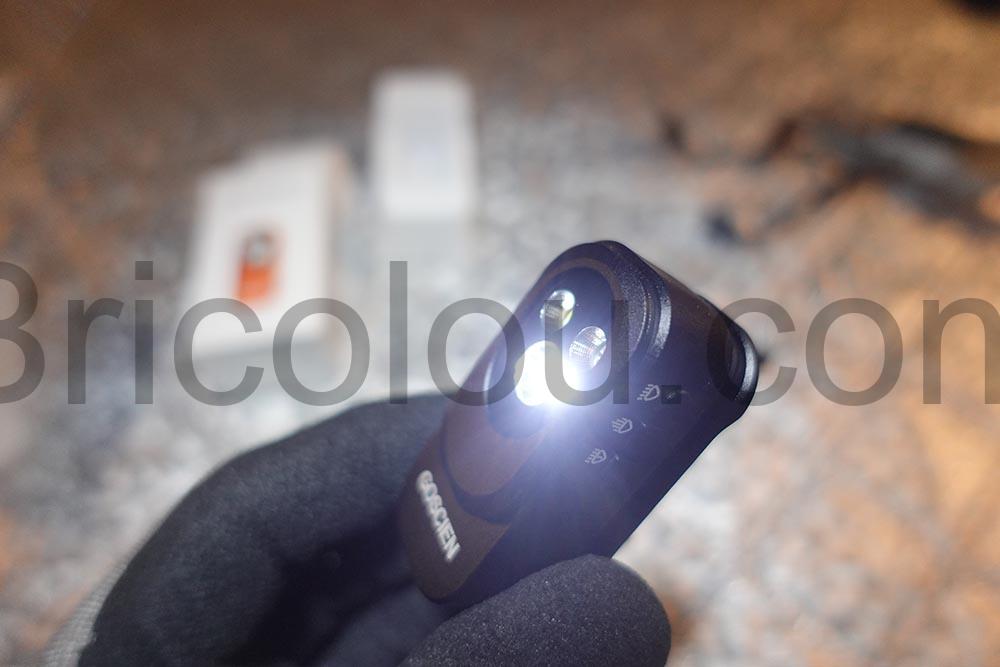 Micro Lampe de poche rechargeable a clip 500 lumens GOSCIEN blanc Micro Lampe de poche rechargeable à clip 500 lumens GOSCIEN blanc