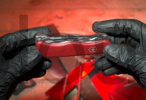 Victorinox Couteau Suisse Work Champ 21 Fonctions Rouge Victorinox.coté
