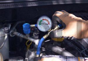 Tuto Recharger sa clim de voiture soit meme Lodgy Dacia Renault pas cher Tuto - Recharger sa clim de voiture soit même Lodgy Dacia Renault pas cher