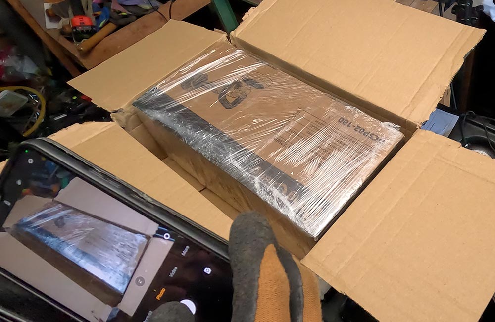 Je prépare un colis pour éviter de me faire voler (LBC-Vinted-Ebay...) photographie